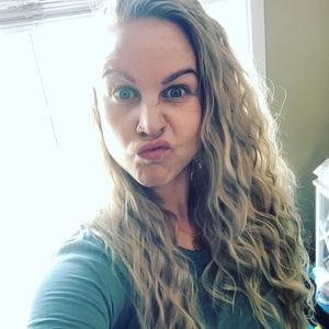 Meet your Posher, Lacee